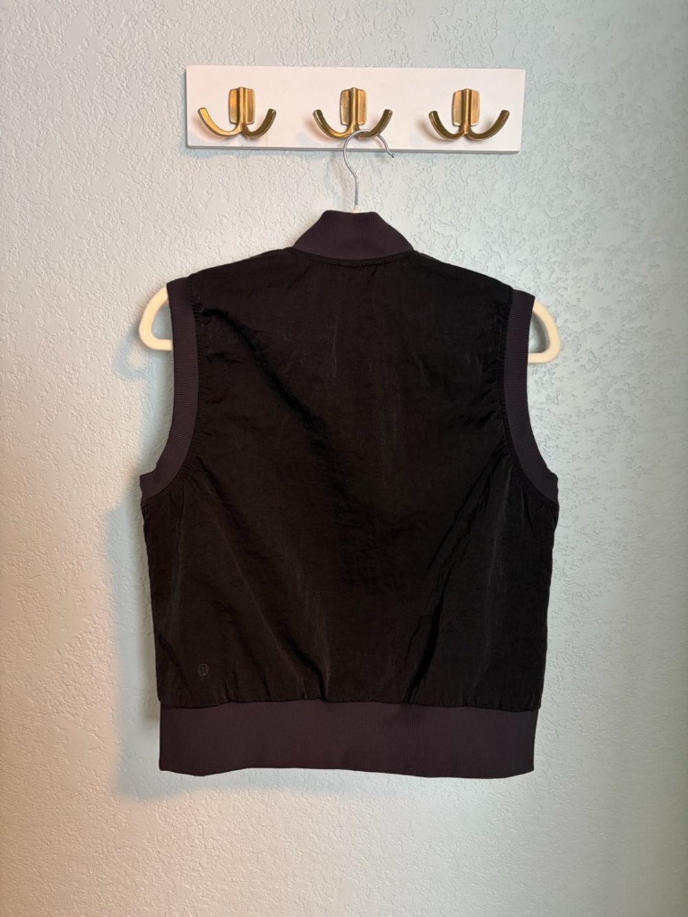 lululemon athletica Black Sleeveless Reversible Puffer Vest - Picture 7 of 7